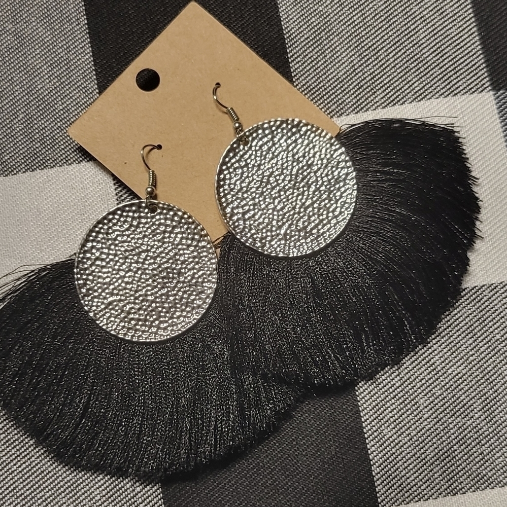 NWOT black and silver stylish hook earrings